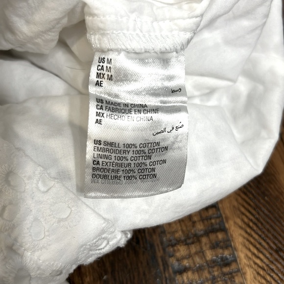 INC white eyelet romper shorts
with stretch waist button front ruffle details M - Picture 12 of 13